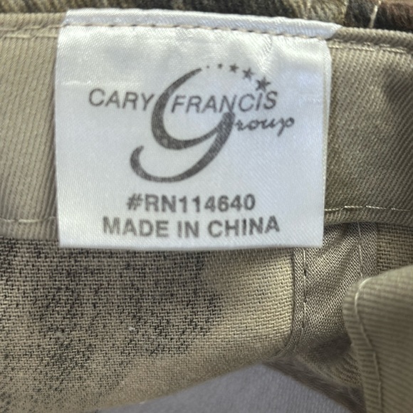 John Deer baseball cap Camo with green stitching and Yellow embroidered deer - Picture 7 of 8